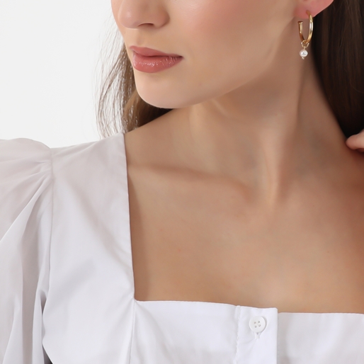 Fashionable.Me μικροί επίχρυσοι κρίκοι με charms λουλούδι και πέρλα-