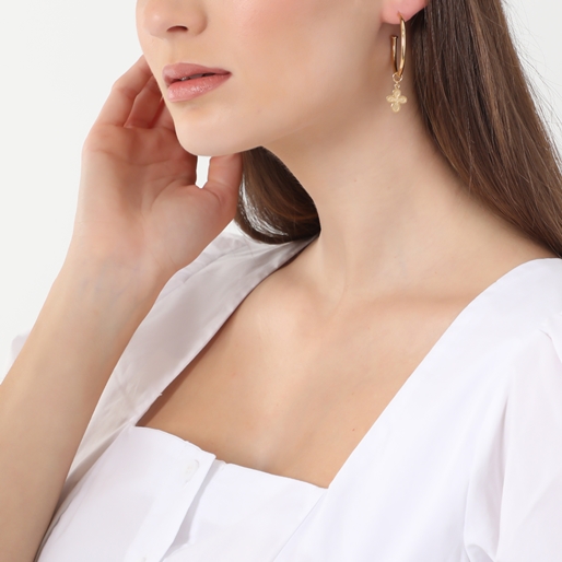 Fashionable.Me μεσαίοι επίχρυσοι κρίκοι με charms σταυρός και πέρλα-