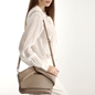 Origami Hint μικρή γκρι crossbody τσάντα με καπάκι-