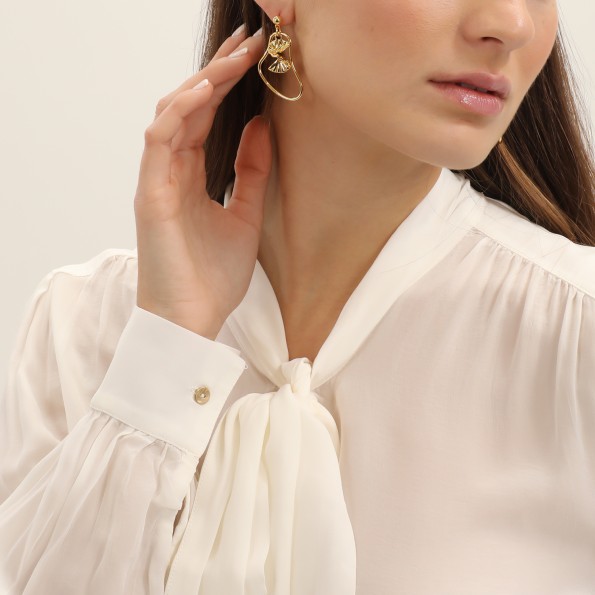 Ruffle Glam επίχρυσα κρεμαστά σκουλαρίκια ακανόνιστο κυματιστό μοτίφ Κοσμήματα