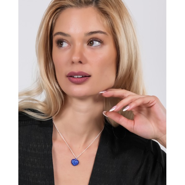 Queen of Hearts κοντό γυναικείο ασημένιο κολιέ με καρδιά σε μπλε χρώμα Κοσμήματα