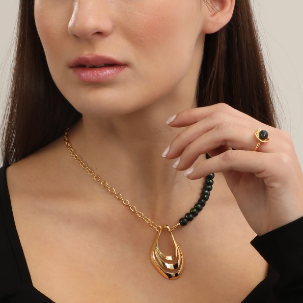 Treasure Lust επίχρυσο δαχτυλίδι πράσινη πέρλα και όστρακο Κοσμήματα